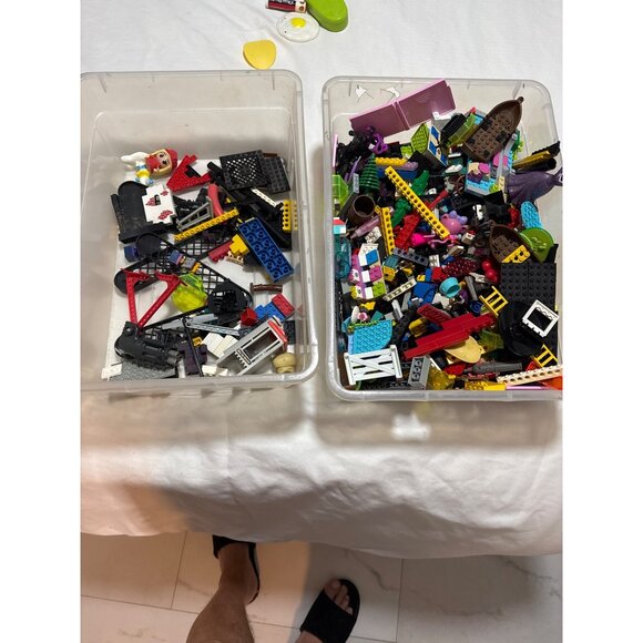 300+ Lego Pieces/Mini Figures, plus Lewis Galoob other collectables   58-112 - Picture 1 of 10